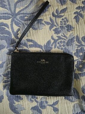 COACH Black Small Corner Zip Leather Wristlet Pouch